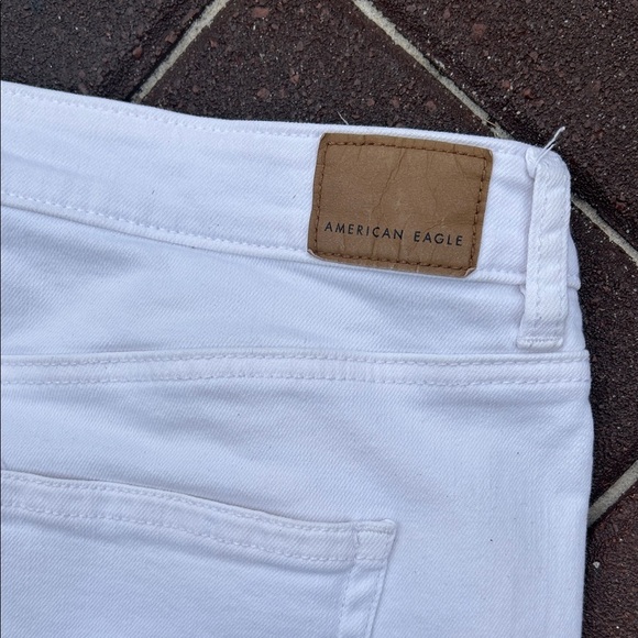 American Eagle Woman’s White Stretch Straight Leg Jeans - Picture 9 of 14